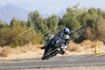 media/Jan-14-2024-SoCal Trackdays (Sun) [[2e55ec21a6]]/Turn 7 (140pm)/